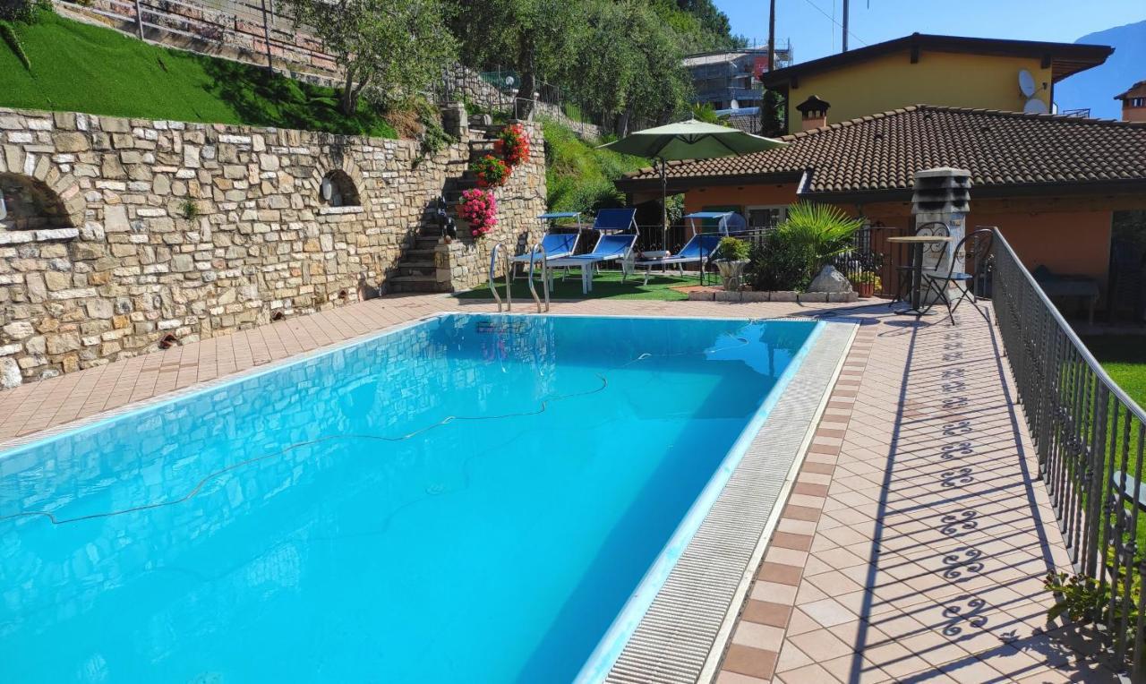 Casa Elka Residence Lake View And Pool By Garda Domus Mea Pieve  Dış mekan fotoğraf