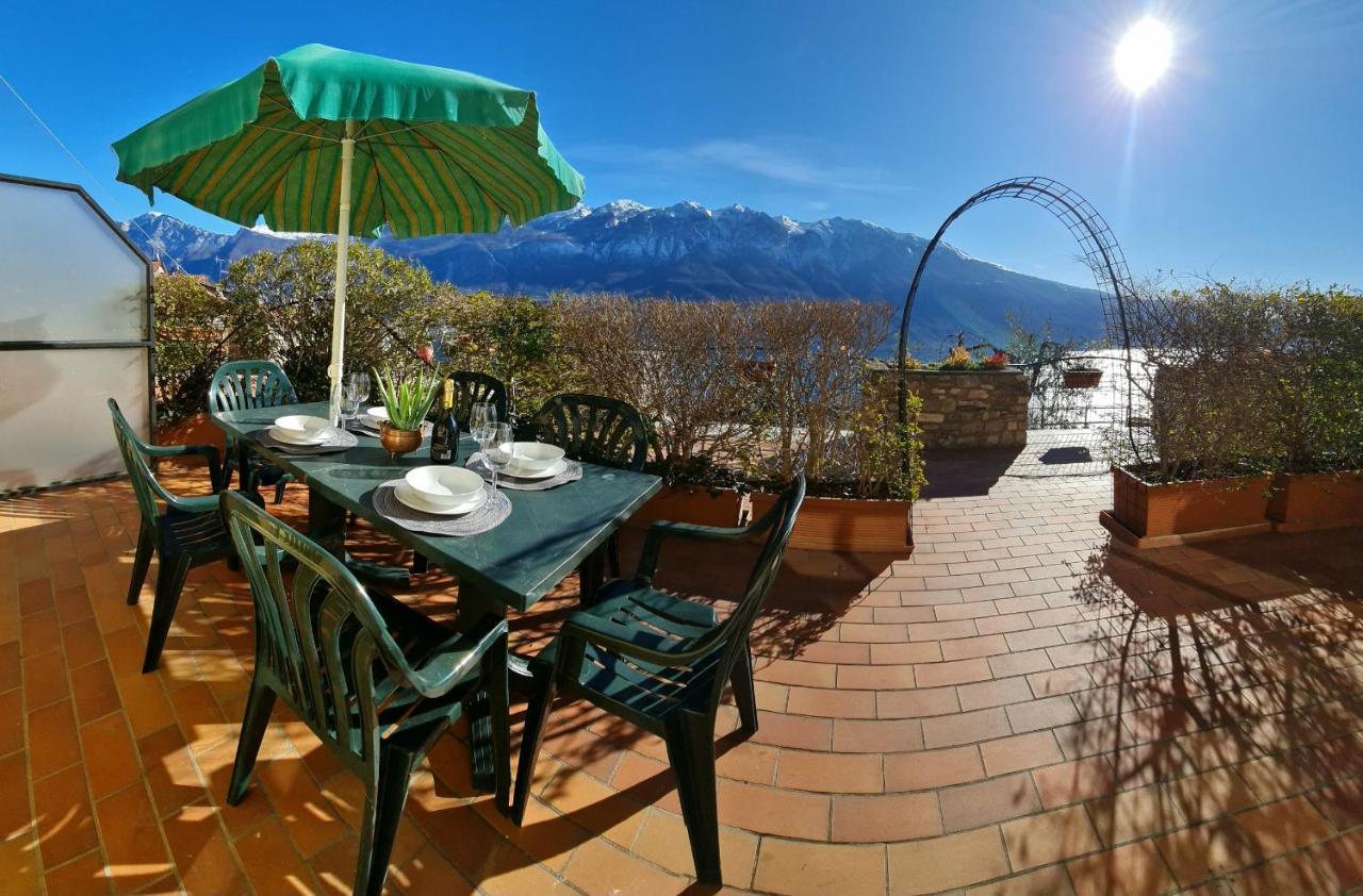 Casa Elka Residence Lake View And Pool By Garda Domus Mea Pieve  Dış mekan fotoğraf