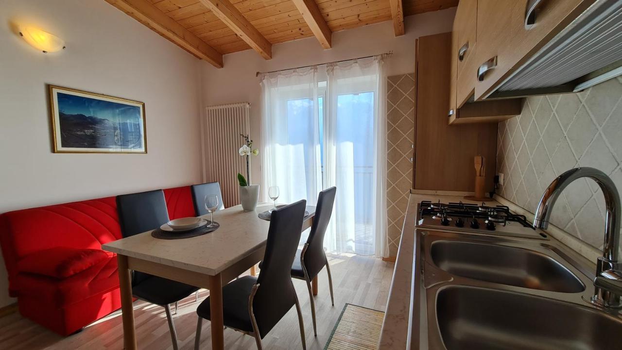 Casa Elka Residence Lake View And Pool By Garda Domus Mea Pieve  Dış mekan fotoğraf
